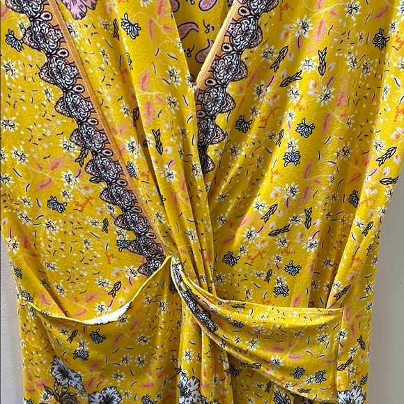 Hale Bob Yellow Wrap Blouse with Cap Sleeves and Tie Front - Picture 3 of 6